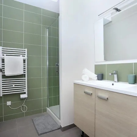 펜션 Le Debussy - Wifi - Parking - Centre 라발