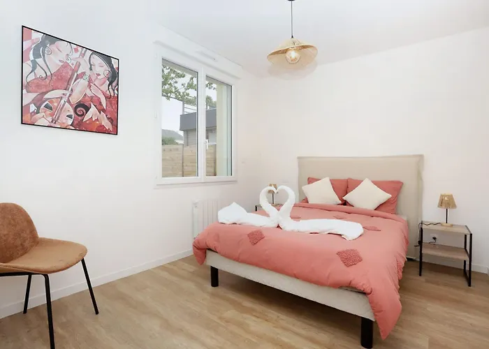 Le Debussy - Wifi - Parking - Centre Laval (Mayenne)