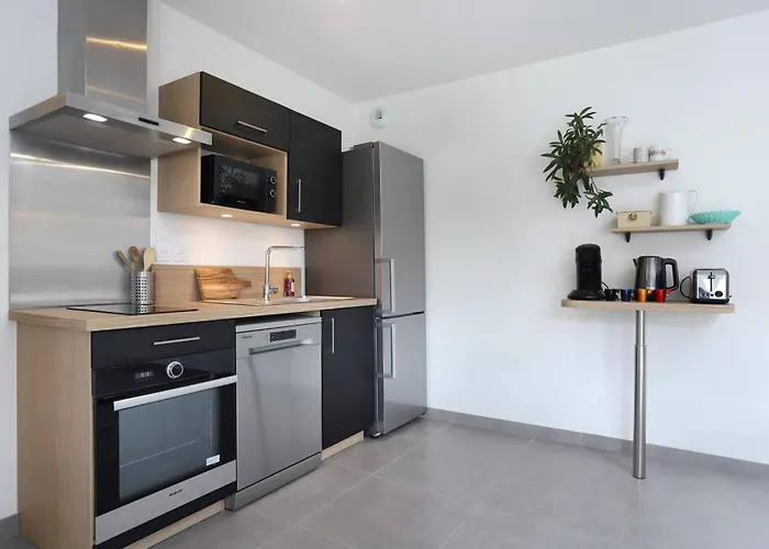 Le Debussy - Wifi - Parking - Centre * Laval (Mayenne)