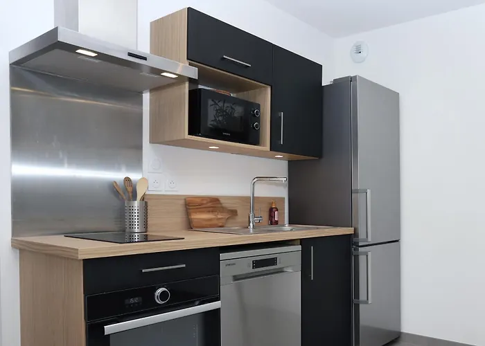 Le Debussy - Wifi - Parking - Centre Laval (Mayenne)