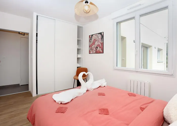 Le Debussy - Wifi - Parking - Centre * Laval (Mayenne)